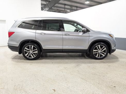 Used 2017 Honda Pilot Elite image 2