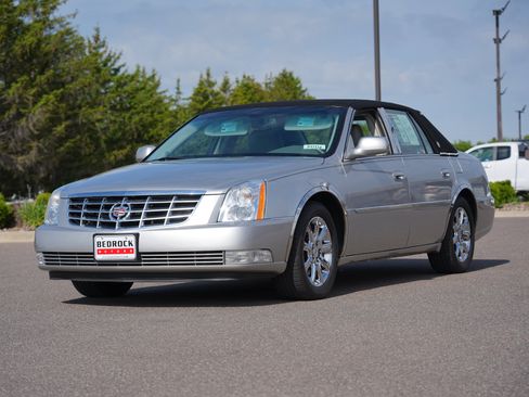 Used 2008 Cadillac DTS FWD image 7