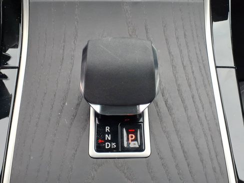 Certified 2026 Land Rover Range Rover Velar Dynamic SE AWD/4WD image 13