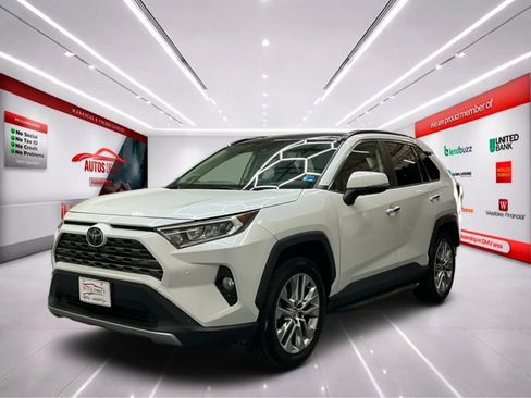 Used 2020 Toyota RAV4 Limited AWD/4WD image 4