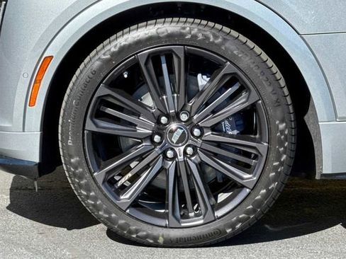 New 2026 Cadillac Lyriq V image 25