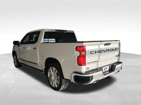 Used 2023 Chevrolet Silverado 1500 High Country w/ High Country Premium Package image 3