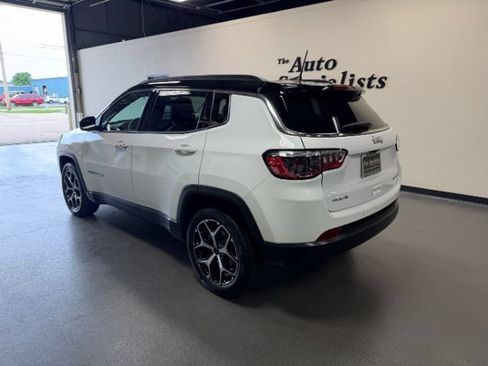 Used 2025 Jeep Compass Limited AWD/4WD image 2