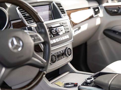 Used 2013 Mercedes-Benz ML 350 4MATIC image 23