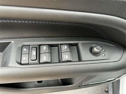 New 2025 Jeep Compass Limited w/ Sun & Sound Group image 13