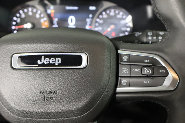 Used 2023 Jeep Compass Limited AWD/4WD image 9