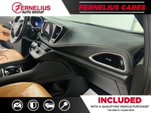 Used 2021 Chrysler Pacifica Pinnacle AWD/4WD image 30
