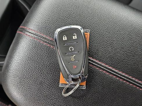 Used 2023 Chevrolet Equinox RS FWD image 35