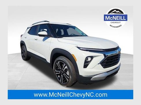 New 2025 Chevrolet TrailBlazer LT w/ Convenience Package image 1