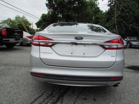 Used 2018 Ford Fusion SE FWD image 7