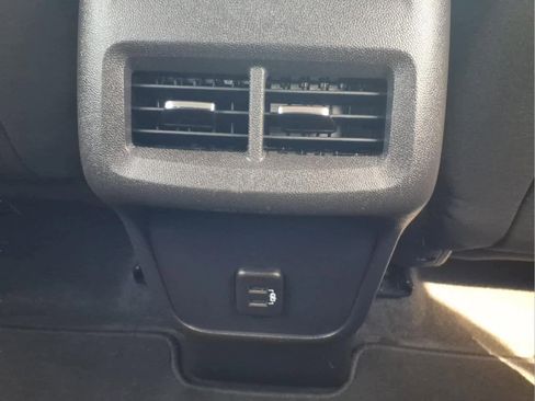 Used 2024 Chevrolet Equinox LT AWD/4WD image 12