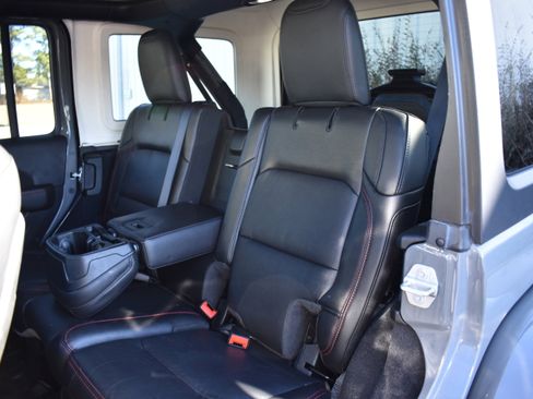 Used 2021 Jeep Wrangler Unlimited Rubicon image 32