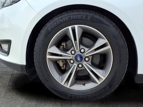 Used 2018 Ford Focus SE w/ SE Appearance Package FWD image 10