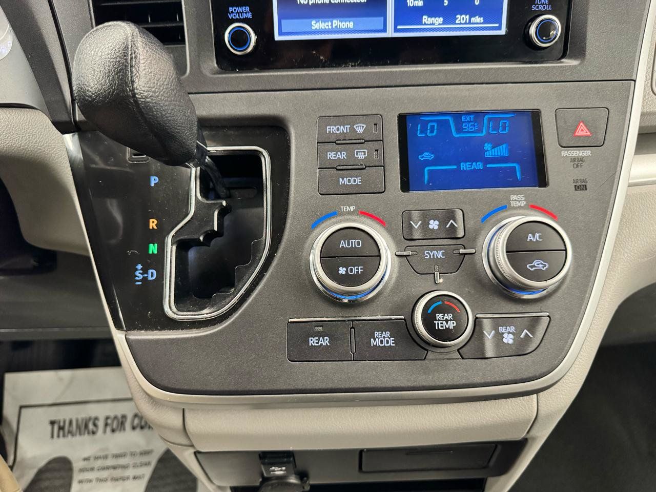 Used 2020 Toyota Sienna L FWD image 21