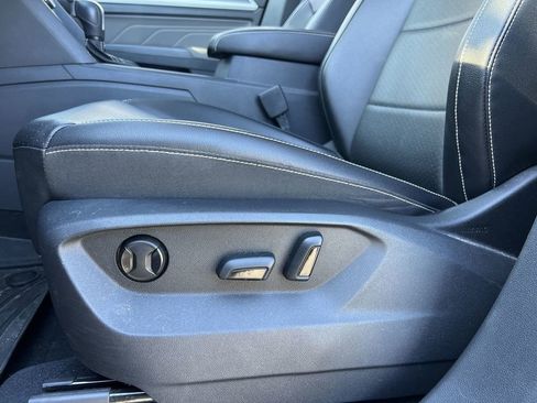 Used 2021 Volkswagen Atlas SE image 12