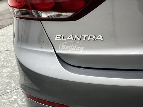 Used 2017 Hyundai Elantra SE FWD image 24