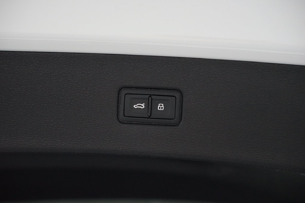 Used 2019 Audi Q7 3.0T Prestige w/ Prestige Package AWD/4WD image 36
