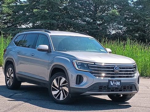 Used 2025 Volkswagen Atlas SE AWD/4WD image 1
