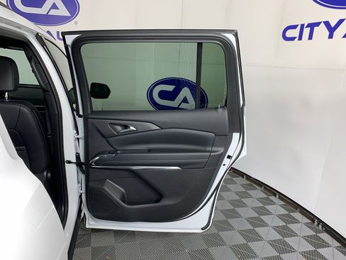 Used 2026 Chevrolet Traverse LT w/ Sun and Wheel Package FWD image 38