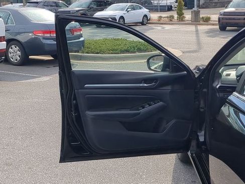 Used 2023 Nissan Altima 2.5 SV image 19