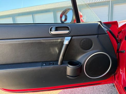 Used 2007 MAZDA MX-5 Miata Grand Touring w/ Suspension Pkg image 11