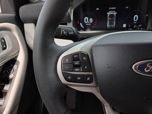 New 2026 Ford Explorer Active RWD image 21