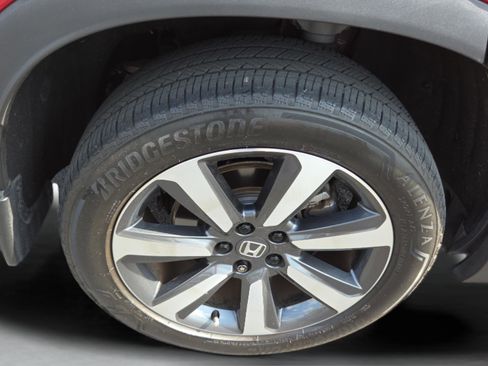 Used 2024 Honda Pilot Touring image 22