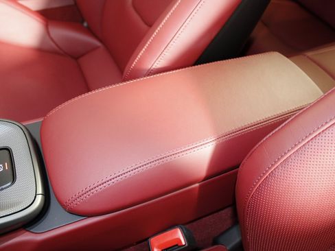 Used 2024 Porsche 911 Carrera 4S image 34