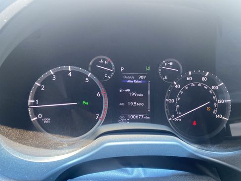Used 2022 Lexus GX 460 Luxury w/ Sport Design Package AWD/4WD image 18