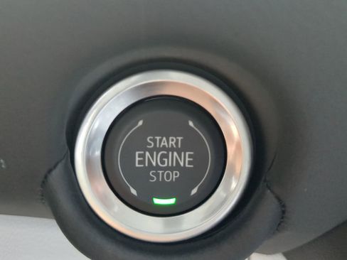 New 2025 Chevrolet Suburban Premier image 27