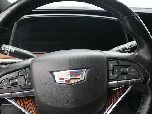 Used 2021 Cadillac Escalade Premium Luxury image 9