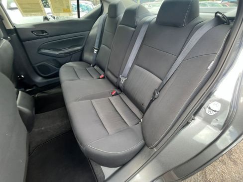 Used 2025 Nissan Altima 2.5 SV FWD image 36