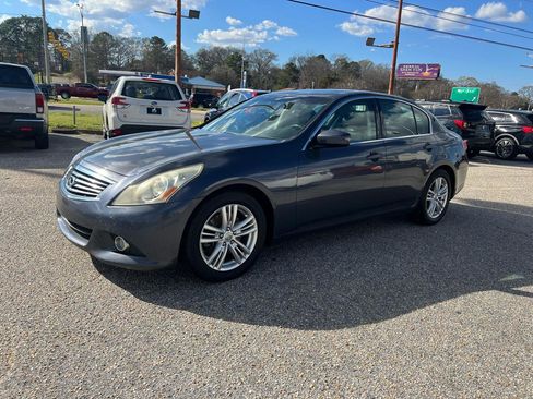 Used 2010 INFINITI G37 Journey w/ Premium Pkg image 11
