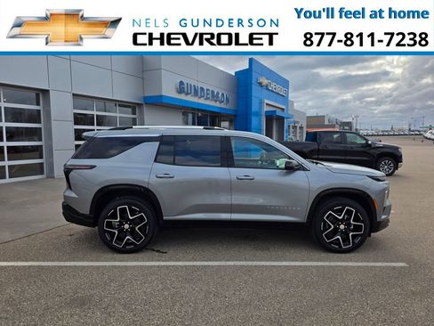 New 2026 Chevrolet Traverse High Country w/ LPO, Floor Liner Package AWD/4WD image 8
