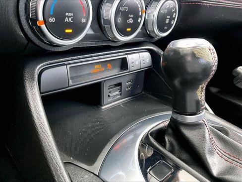 Used 2016 MAZDA MX-5 Miata Grand Touring RWD image 23