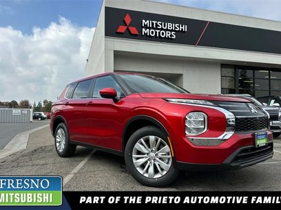 New 2025 Mitsubishi Outlander ES