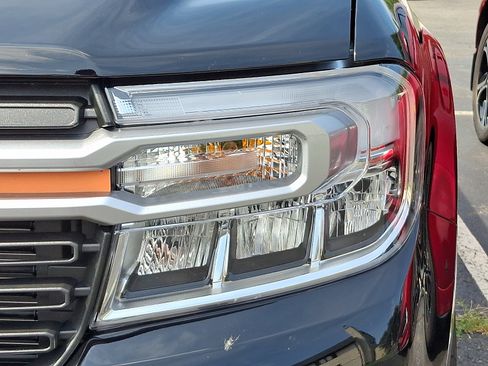 Used 2024 Ford Maverick Lariat w/ FX4 Off-Road Package AWD/4WD image 4