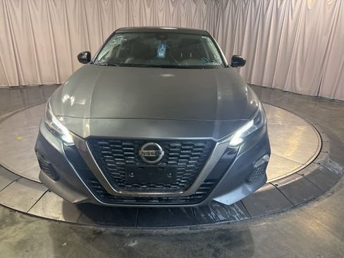 Used 2022 Nissan Altima 2.5 SR image 2