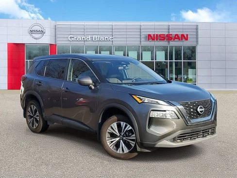 Used 2022 Nissan Rogue SV image 1