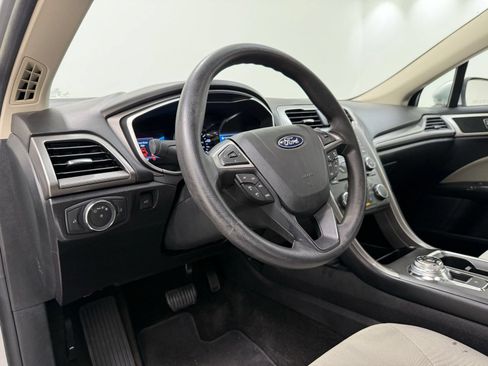Used 2018 Ford Fusion S FWD image 15