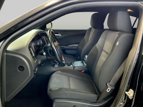 Used 2020 Dodge Charger SXT w/ Blacktop Package RWD image 7