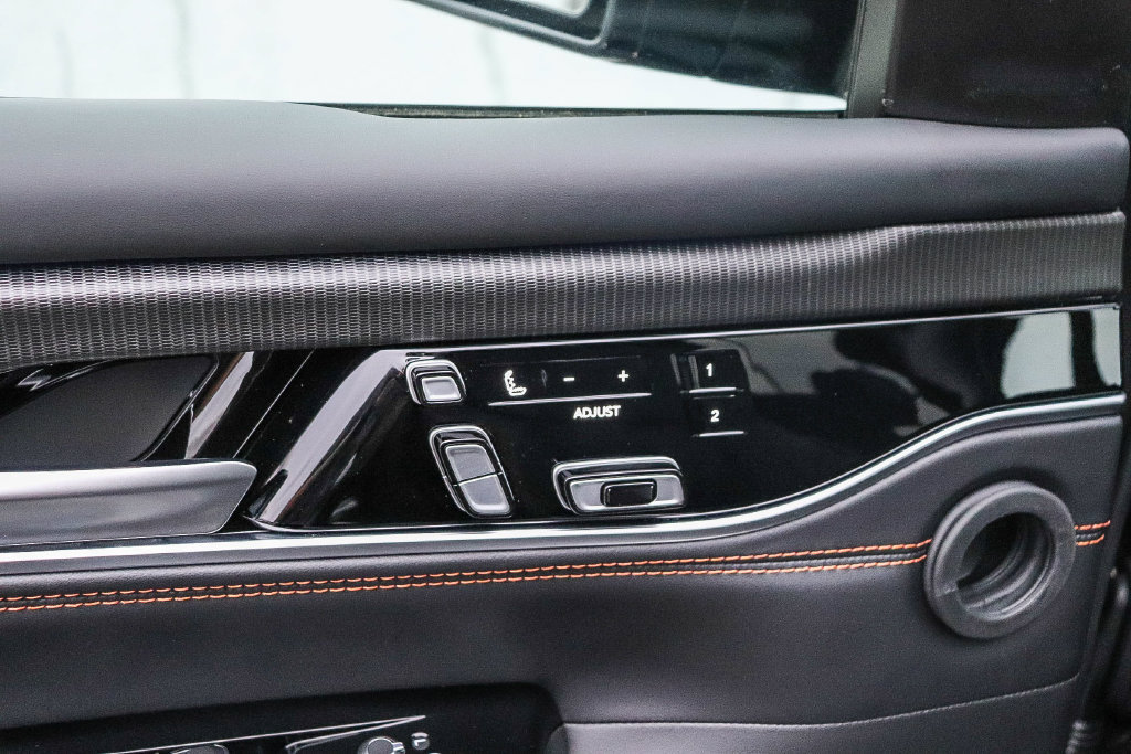 New 2026 Jeep Grand Wagoneer L Summit AWD/4WD image 26