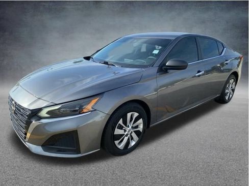 Used 2024 Nissan Altima 2.5 S FWD image 43