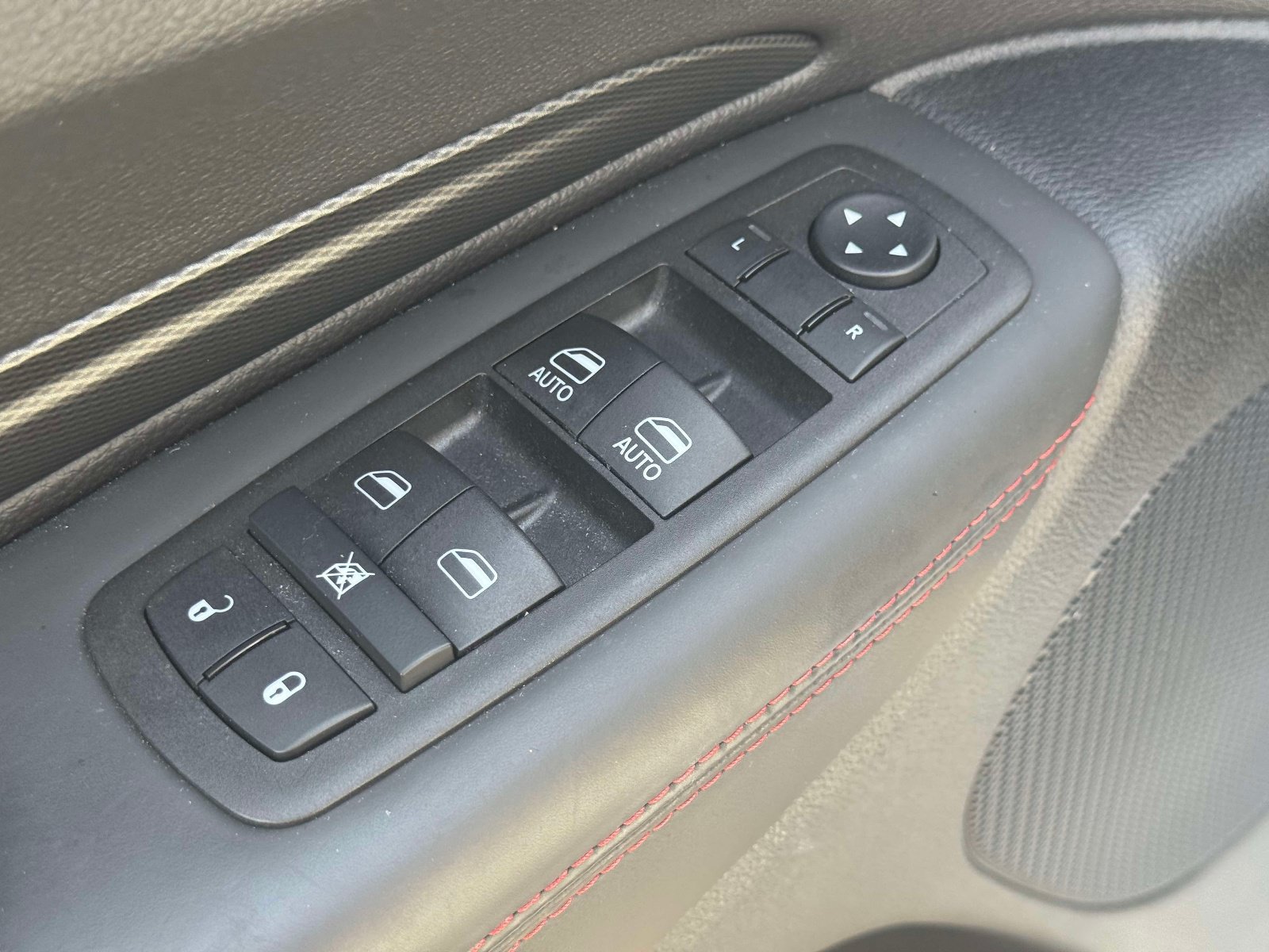 Used 2025 Dodge Durango R/T AWD/4WD image 18