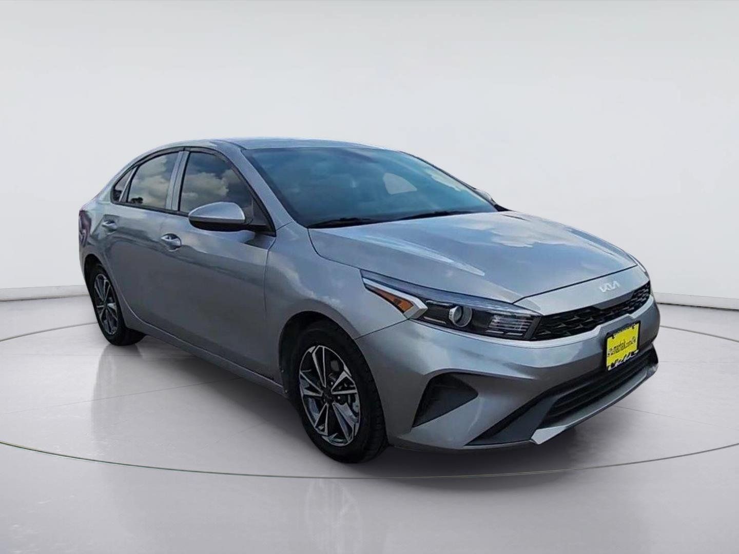 Used 2023 Kia Forte LXS FWD image 2