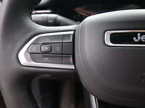 Used 2025 Jeep Compass Limited AWD/4WD image 25