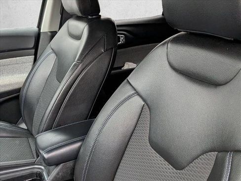 Used 2022 Jeep Compass Latitude image 15