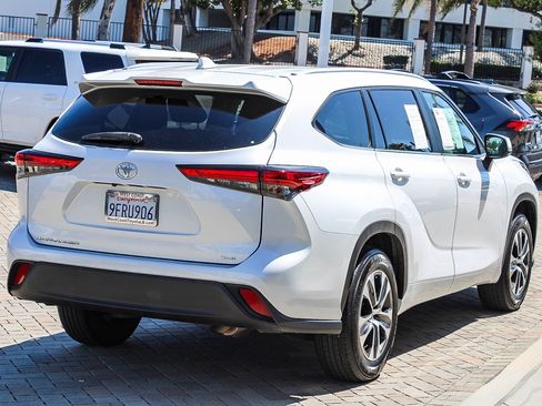 Used 2023 Toyota Highlander XLE FWD image 7
