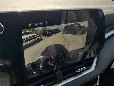 New 2026 Chevrolet Equinox LT w/ Safety and Technology Package FWD image 28