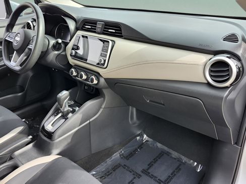 Used 2020 Nissan Versa SV image 16